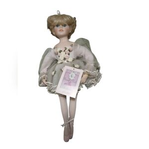 Collectible Memories Accents |  Limited Editioncollectible Memories Giselle